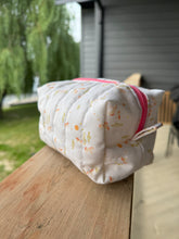 Load image into Gallery viewer, Mustang Desert Beauty Bag