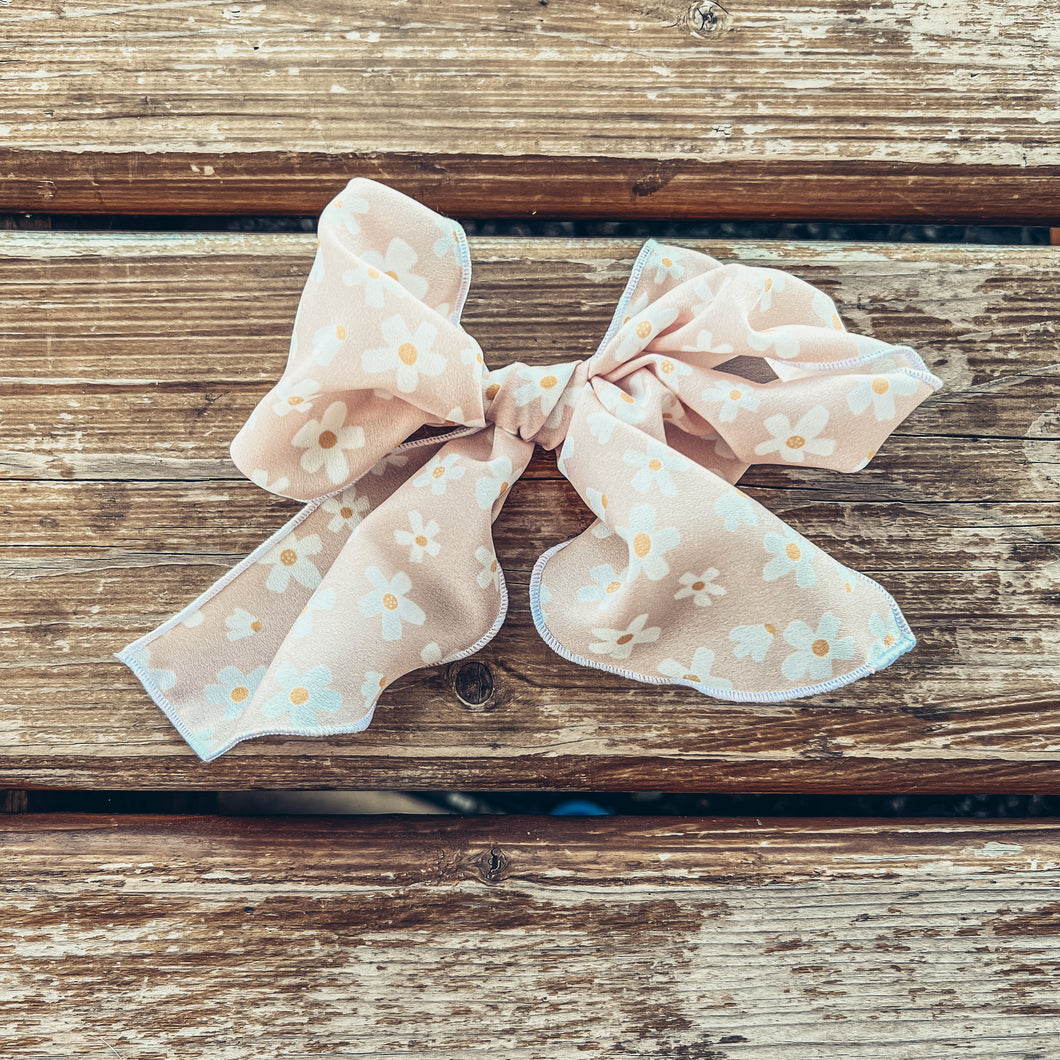 Pink Daisy Charley Bow